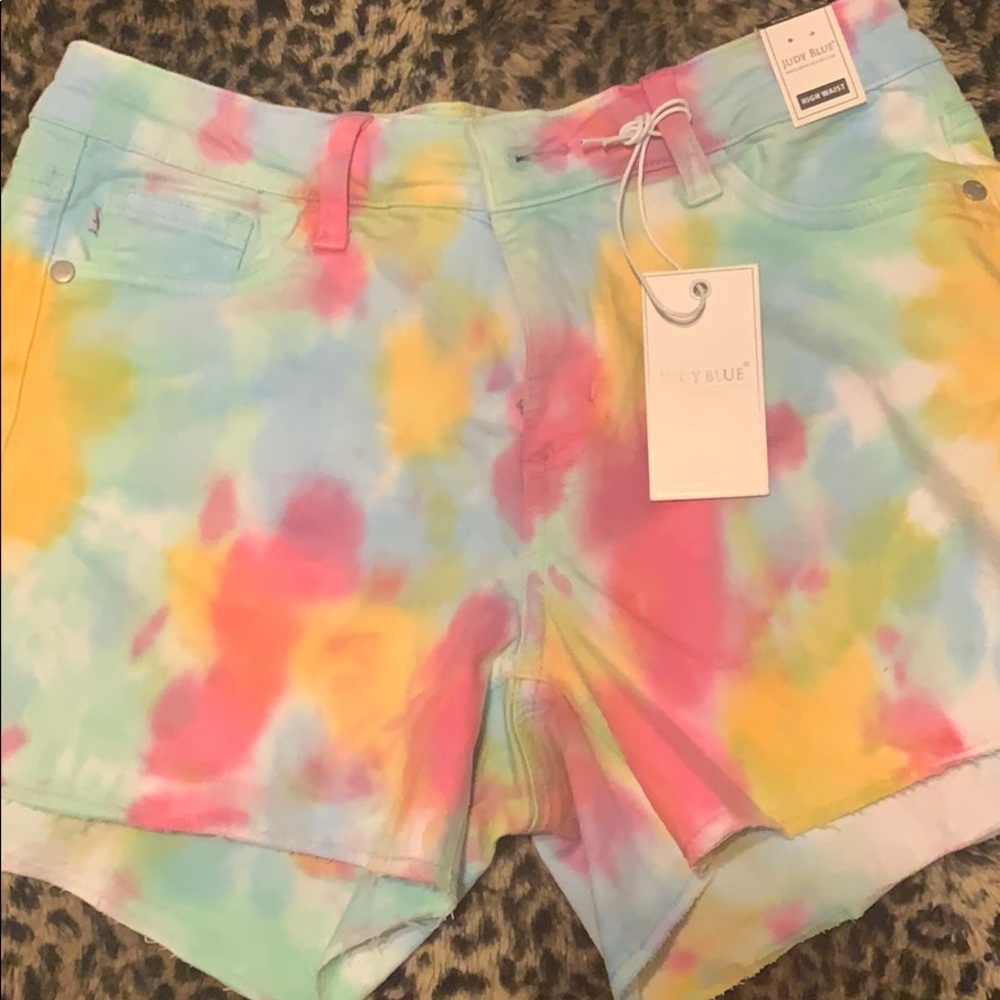 Brand New Judy Blue Tie Dye Shorts medium